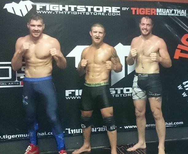 DU PLESSIS BROTHER DEBUTS SAME NIGHT DRICUS FIGHTS FOR TITLE